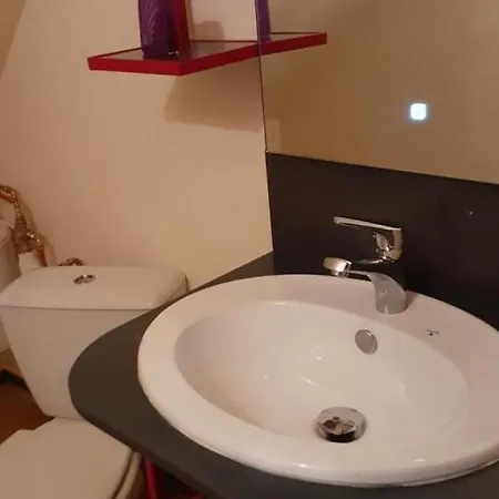 Nyaraló Charmante Maison Renovee Avec Cour, Proche Bourg, Wifi, Jardin Clos, Animaux Acceptes, A - Fr-1-489-178 *