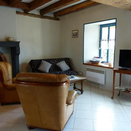 Nyaraló Charmante Maison Renovee Avec Cour, Proche Bourg, Wifi, Jardin Clos, Animaux Acceptes, A - Fr-1-489-178